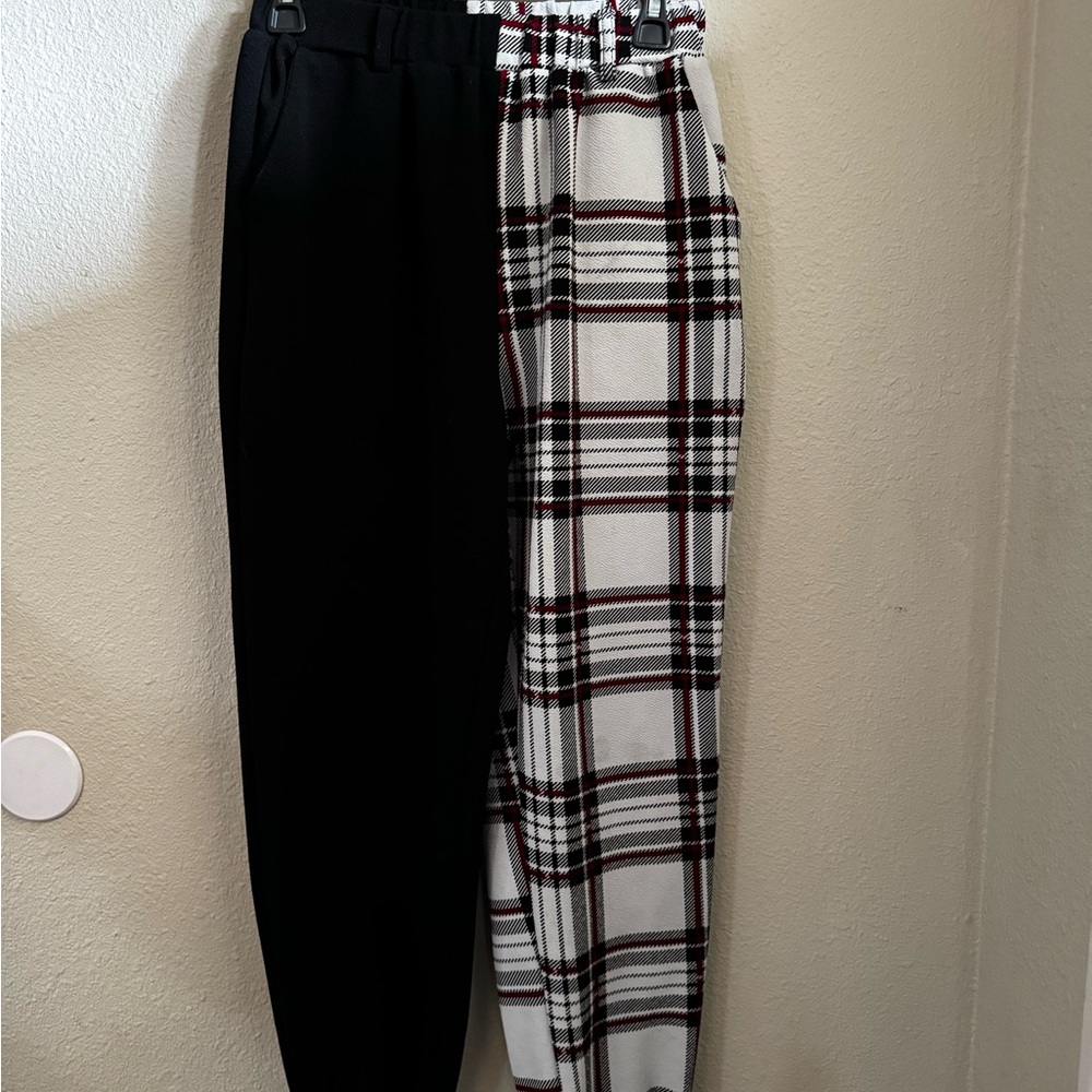 SHEIN Black and White Plaid Joggers